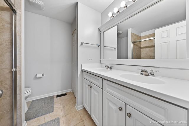 147 Reston Lane, Gilberts, IL 60136