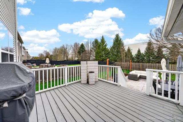 147 Reston Lane, Gilberts, IL 60136