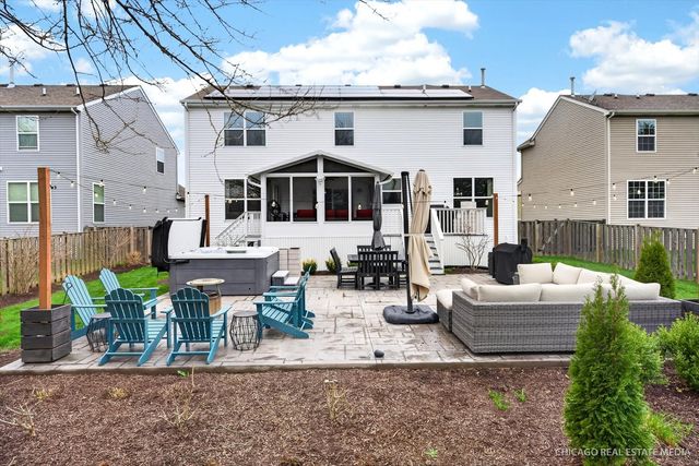 147 Reston Lane, Gilberts, IL 60136