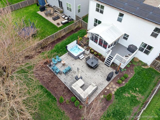 147 Reston Lane, Gilberts, IL 60136