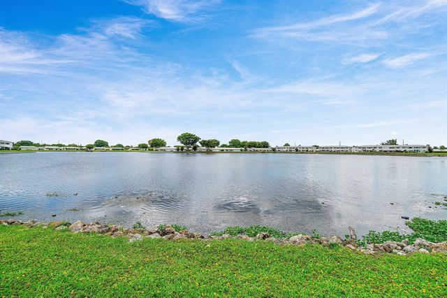 1116 Lake Terrace 207, Boynton Beach, FL 33426