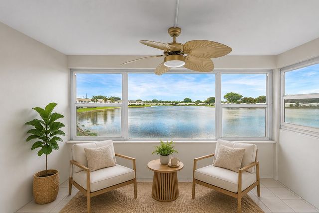 1116 Lake Terrace 207, Boynton Beach, FL 33426