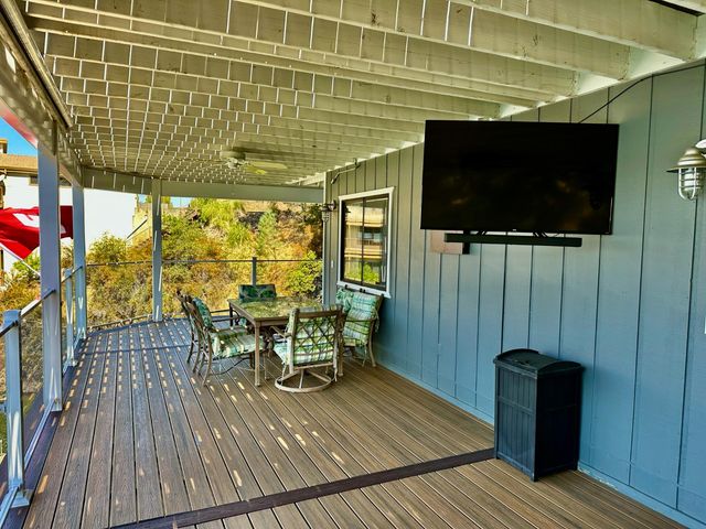 854 Poker Flat Rd, Copperopolis, CA 95228