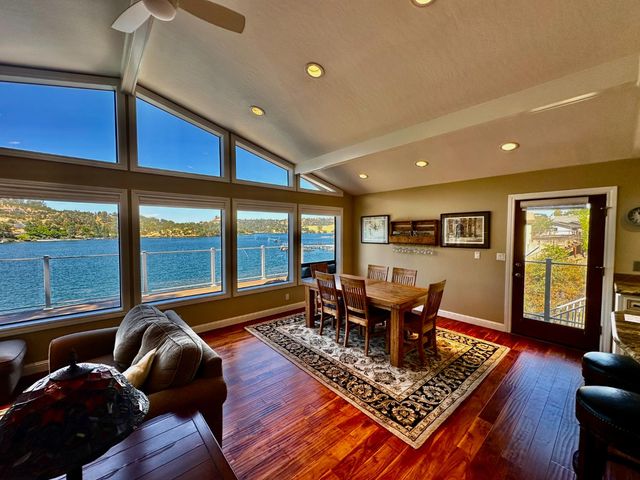 854 Poker Flat Rd, Copperopolis, CA 95228