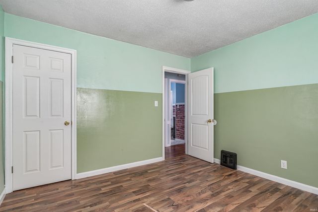 1013 Mckinnie Avenue, Fort Wayne, IN 46806