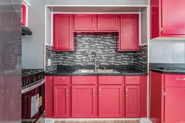 1013 Mckinnie Avenue, Fort Wayne, IN 46806