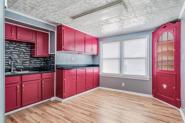 1013 Mckinnie Avenue, Fort Wayne, IN 46806