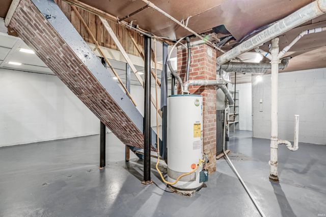 1013 Mckinnie Avenue, Fort Wayne, IN 46806