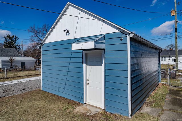 1013 Mckinnie Avenue, Fort Wayne, IN 46806