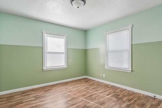 1013 Mckinnie Avenue, Fort Wayne, IN 46806