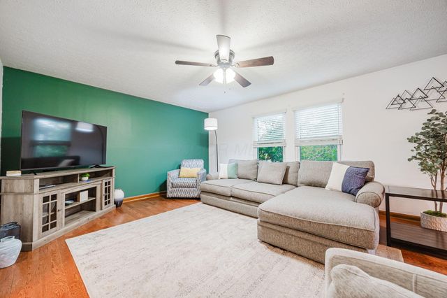 3120 Longridge Way, Grove City, OH 43123