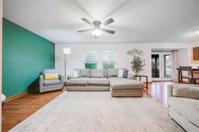 3120 Longridge Way, Grove City, OH 43123