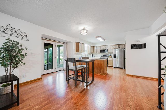 3120 Longridge Way, Grove City, OH 43123