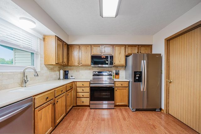 3120 Longridge Way, Grove City, OH 43123