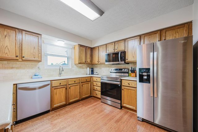 3120 Longridge Way, Grove City, OH 43123