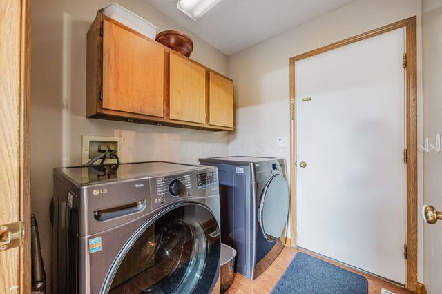 3120 Longridge Way, Grove City, OH 43123