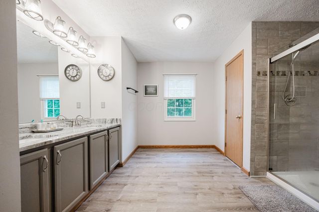 3120 Longridge Way, Grove City, OH 43123