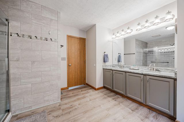 3120 Longridge Way, Grove City, OH 43123