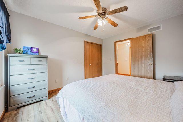 3120 Longridge Way, Grove City, OH 43123