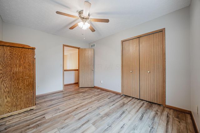 3120 Longridge Way, Grove City, OH 43123