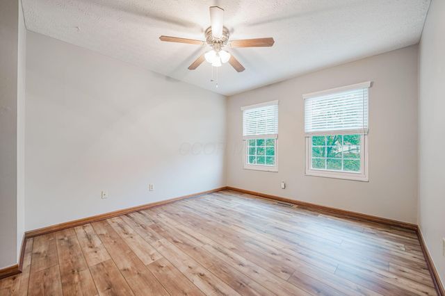 3120 Longridge Way, Grove City, OH 43123