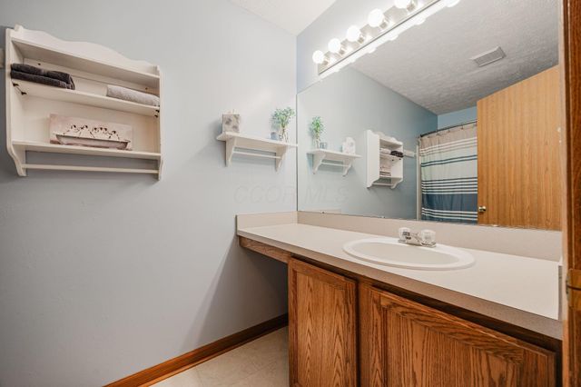 3120 Longridge Way, Grove City, OH 43123