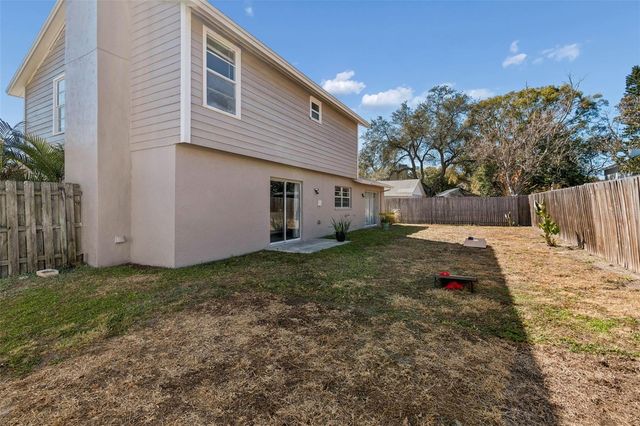 8605 LEIGHTON DRIVE, Tampa, FL 33614