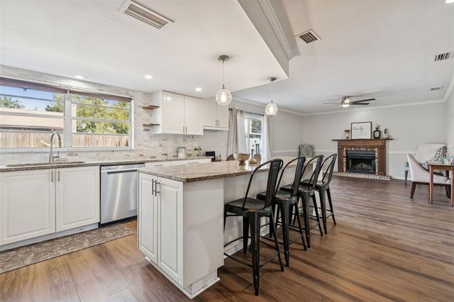 8605 LEIGHTON DRIVE, Tampa, FL 33614