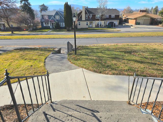 1425 Pacific Terrace, Klamath Falls, OR 97601