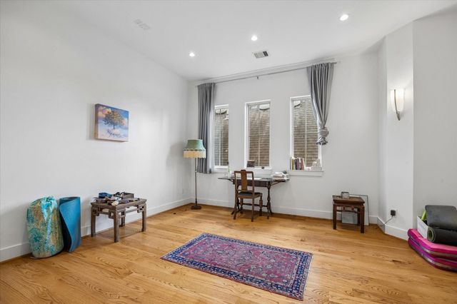 1518 W Clay Street, Houston, TX 77019