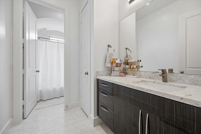 1518 W Clay Street, Houston, TX 77019