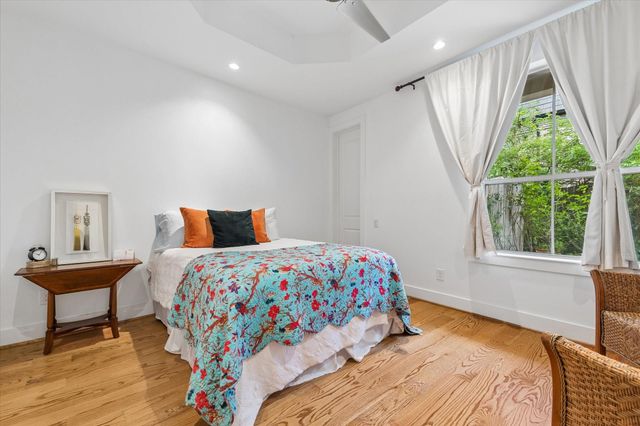 1518 W Clay Street, Houston, TX 77019