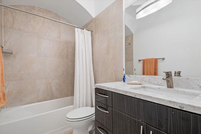 1518 W Clay Street, Houston, TX 77019