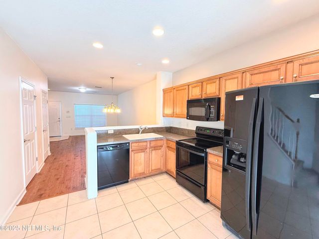 8106 SUMMER COVE Court, Jacksonville, FL 32256