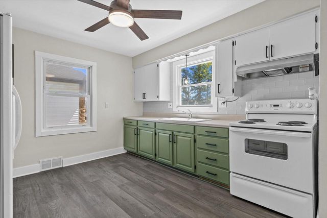 1304 Graceland AVENUE, Mount Pleasant, WI 53403
