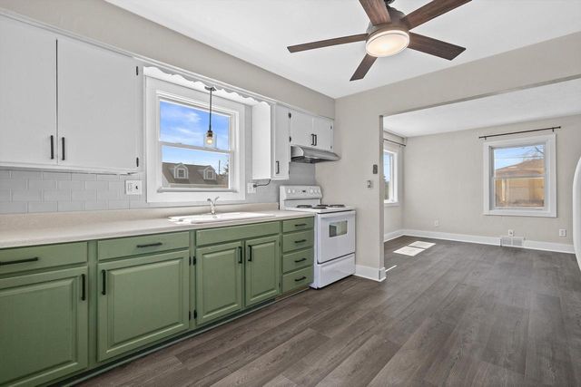 1304 Graceland AVENUE, Mount Pleasant, WI 53403