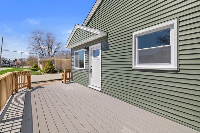 1304 Graceland AVENUE, Mount Pleasant, WI 53403