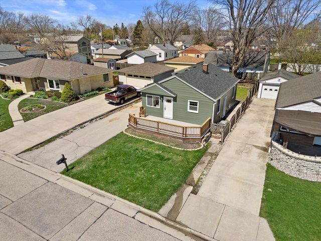 1304 Graceland AVENUE, Mount Pleasant, WI 53403