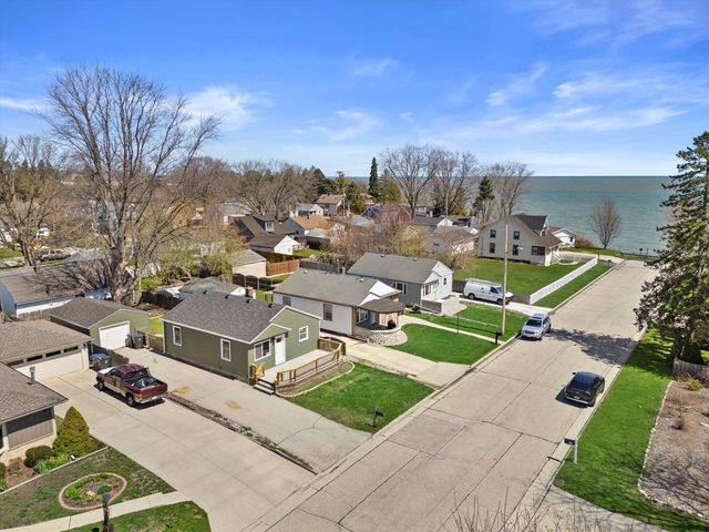 1304 Graceland AVENUE, Mount Pleasant, WI 53403