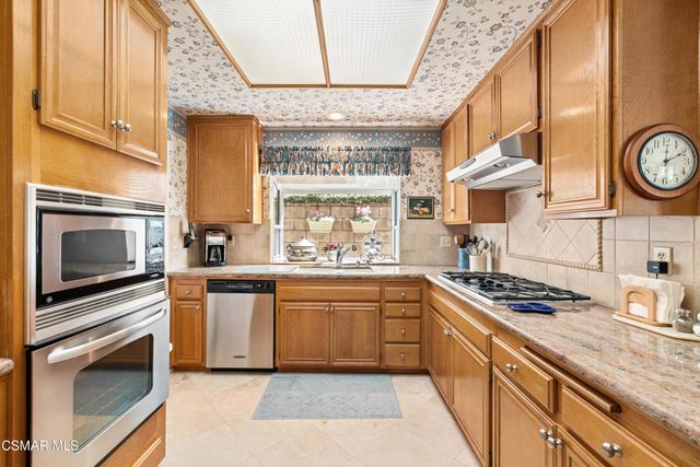 12120 London Grove Court, Moorpark, CA 93021