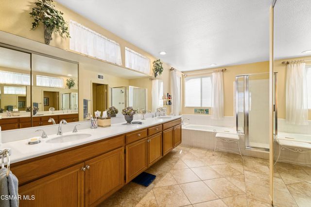 12120 London Grove Court, Moorpark, CA 93021