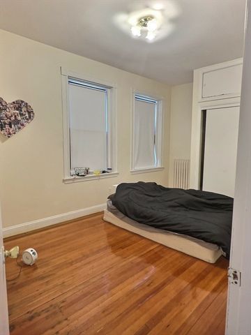 1482 Beacon 33, Boston, MA 02215