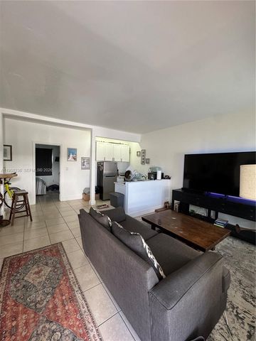 8135 Crespi Boulevard, Miami Beach, FL 33141