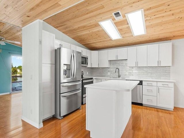 6910 SE Morningside Drive, Stuart, FL 34997