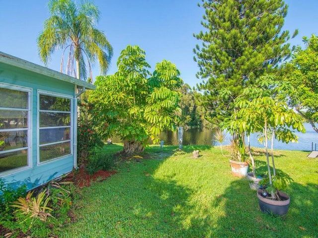 6910 SE Morningside Drive, Stuart, FL 34997