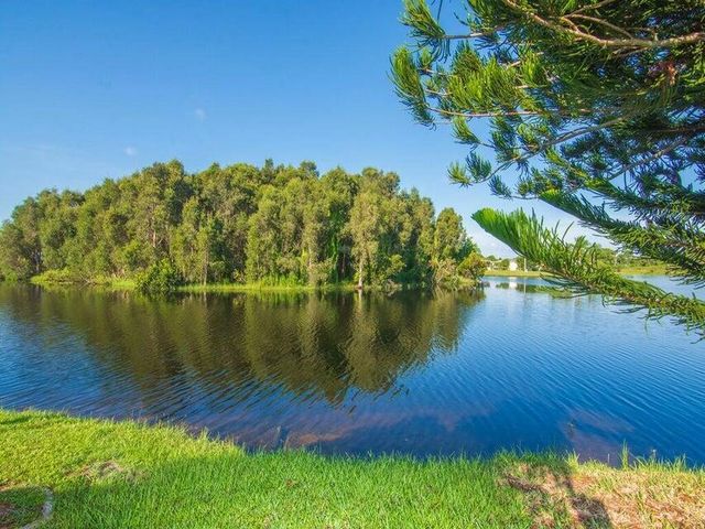 6910 SE Morningside Drive, Stuart, FL 34997