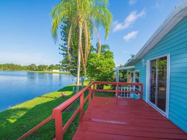 6910 SE Morningside Drive, Stuart, FL 34997