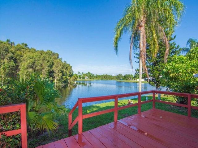 6910 SE Morningside Drive, Stuart, FL 34997