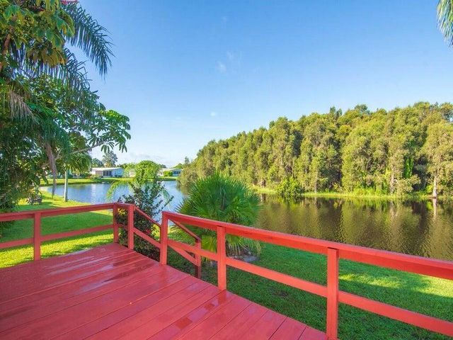 6910 SE Morningside Drive, Stuart, FL 34997