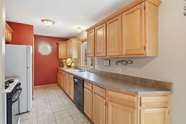 35 Lemnos Lane, Springfield, MA 01119